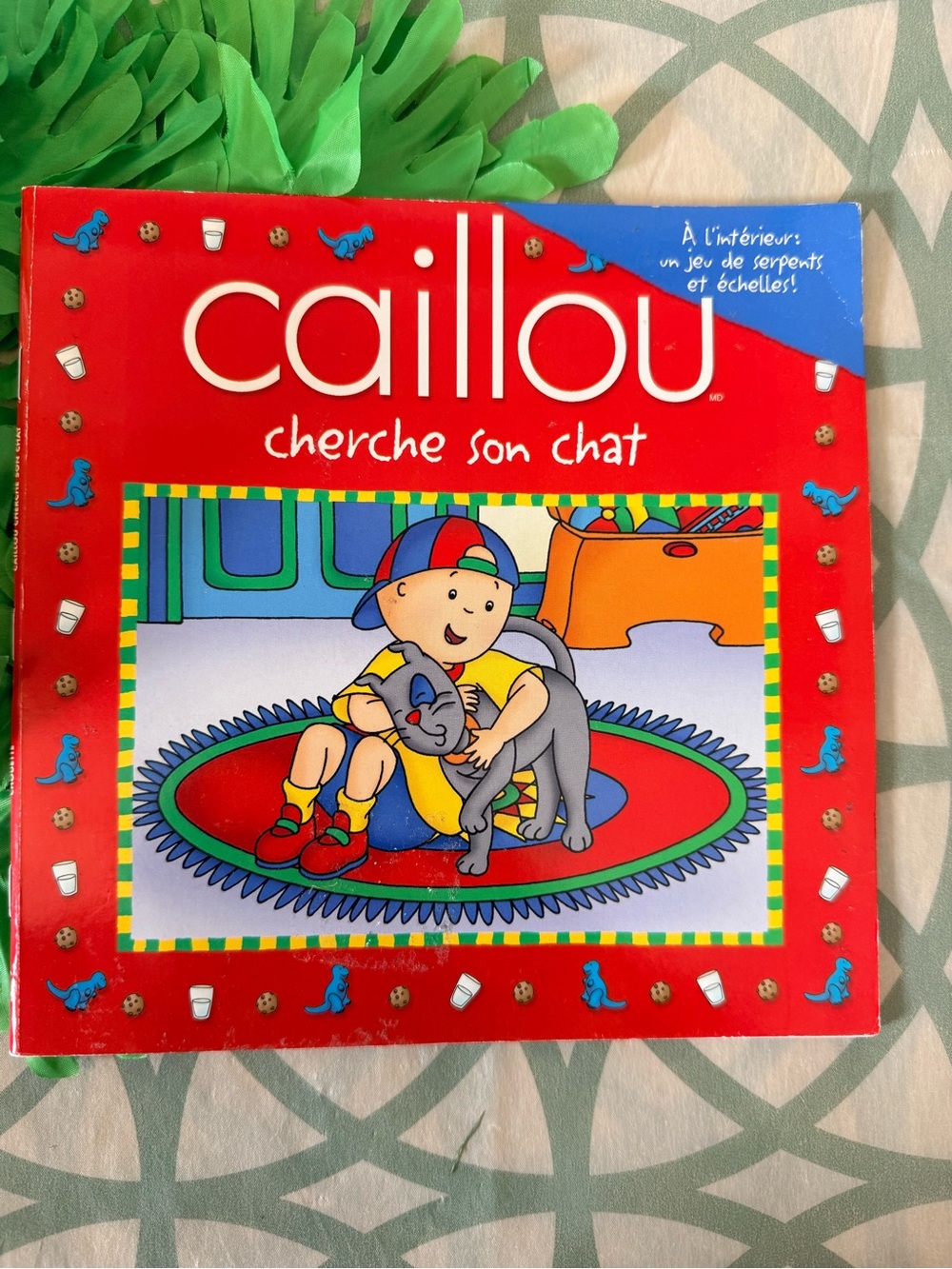 💫10/$25 • Caillou Cherche Son Chat Paperback